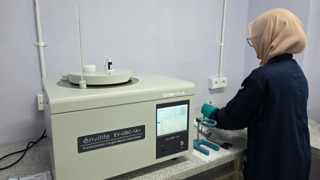 Heat of Combustion Testing ASTM D240: GHV, NHV, dan Bomb Calorimeter 1 image
